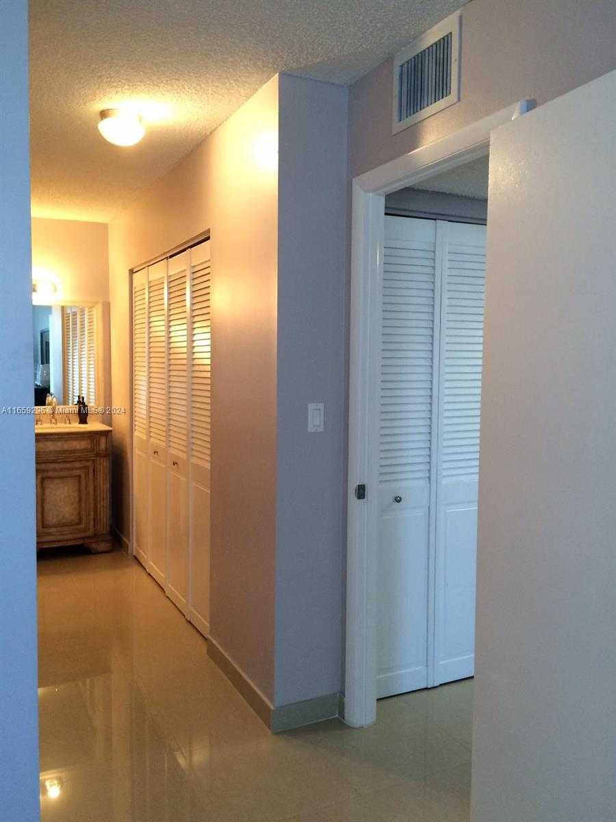 Small Image of 3800 SOUTH OCEAN DR #301, Hollywood Number 29