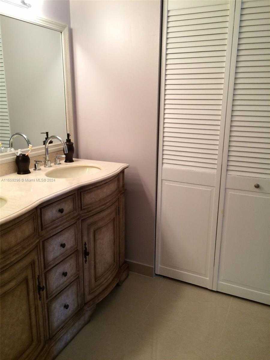 Small Image of 3800 SOUTH OCEAN DR #301, Hollywood Number 30