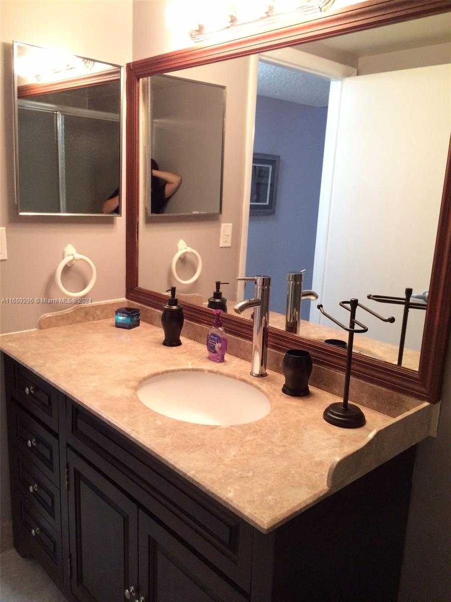 Small Image of 3800 SOUTH OCEAN DR #301, Hollywood Number 31