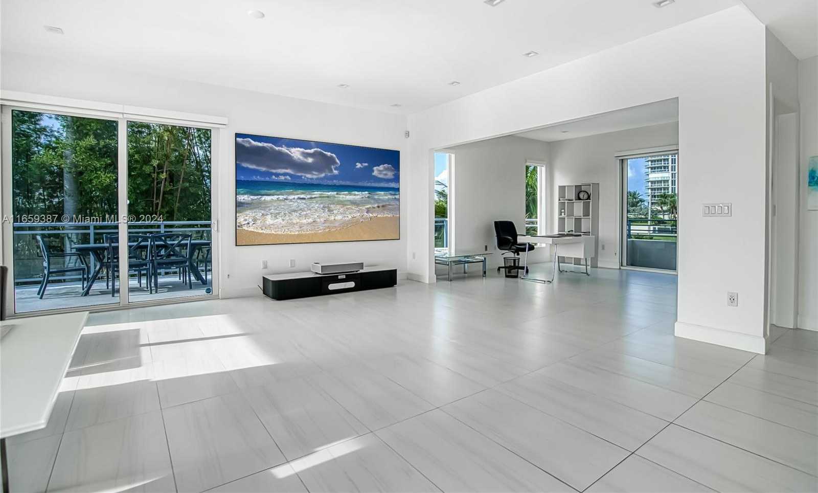 Small Image of 6100 #2N, Hollywood Number 3