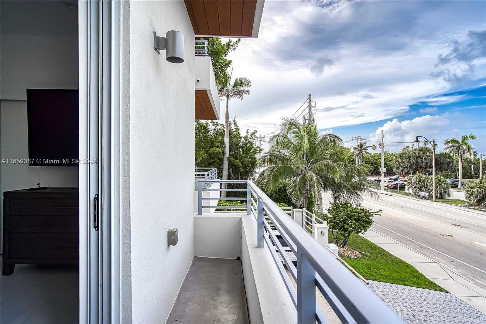 Small Image of 6100 #2N, Hollywood Number 48