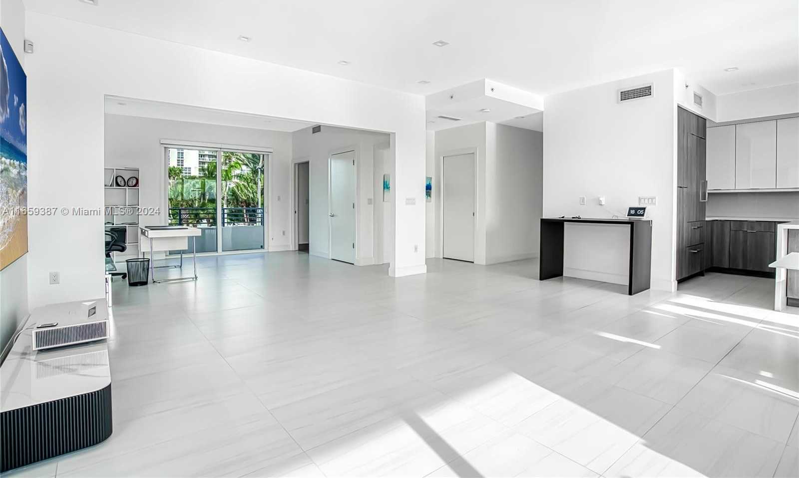 Small Image of 6100 #2N, Hollywood Number 6