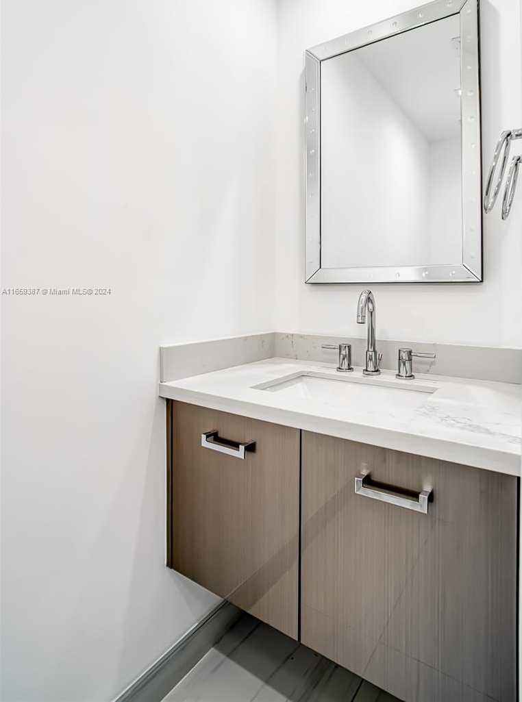 Small Image of 6100 #2N, Hollywood Number 69