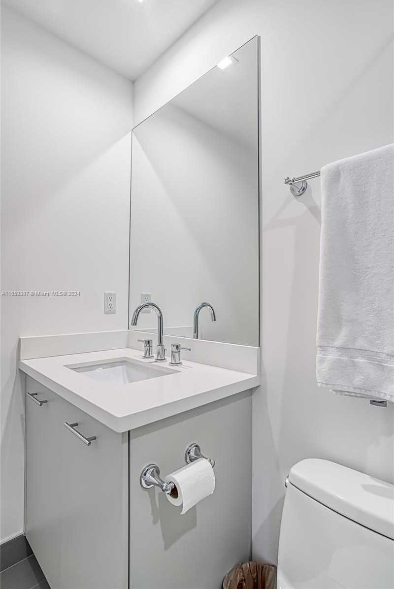 Small Image of 6100 #2N, Hollywood Number 72