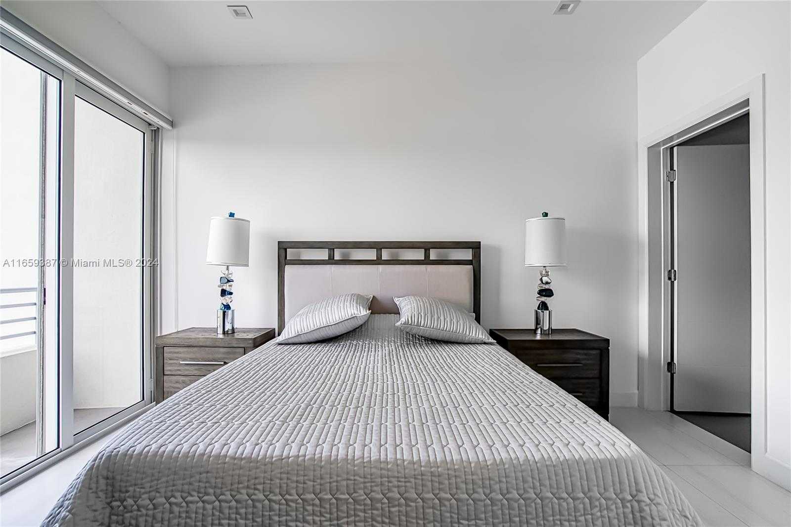 Small Image of 6100 #2N, Hollywood Number 77