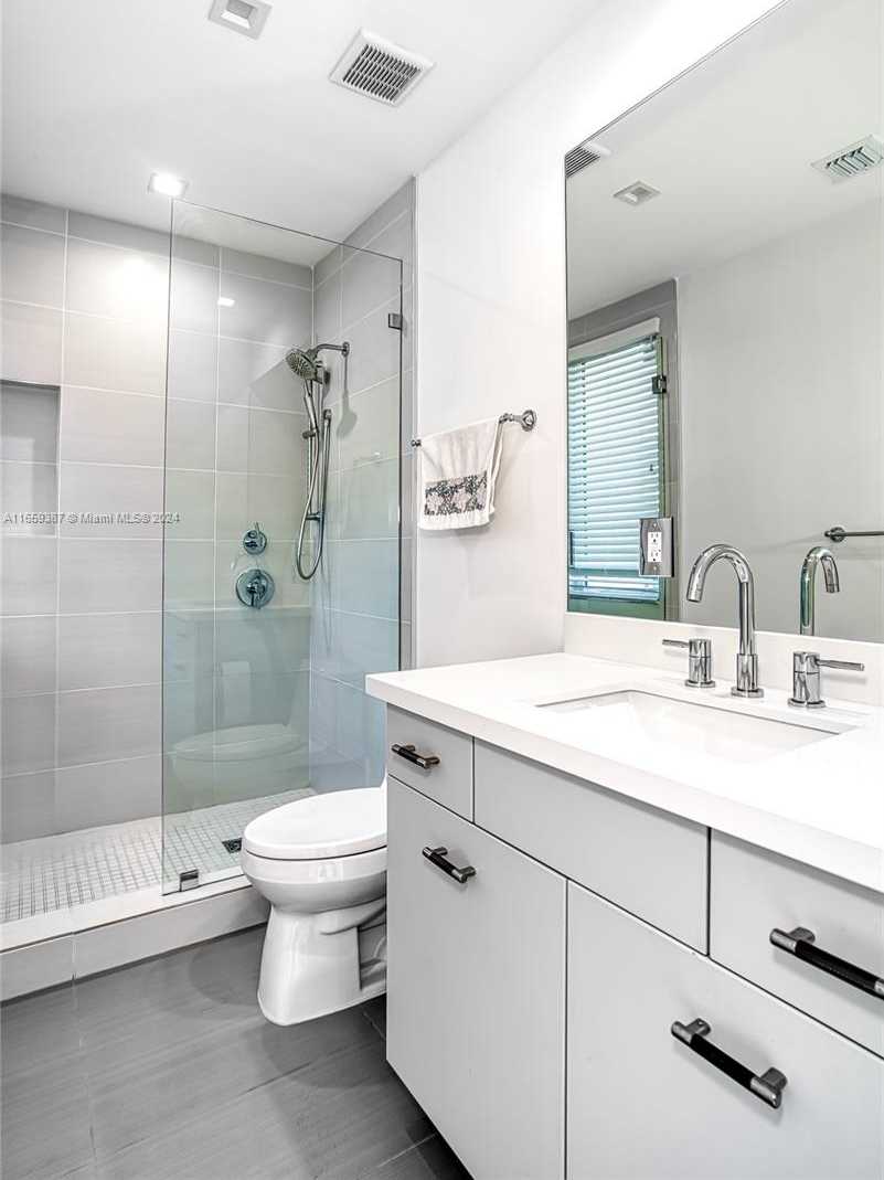 Small Image of 6100 #2N, Hollywood Number 88