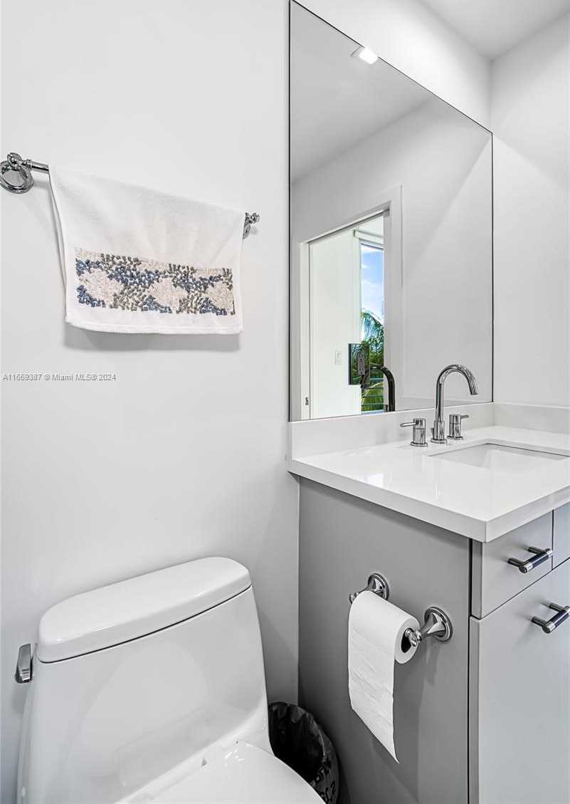 Small Image of 6100 #2N, Hollywood Number 89
