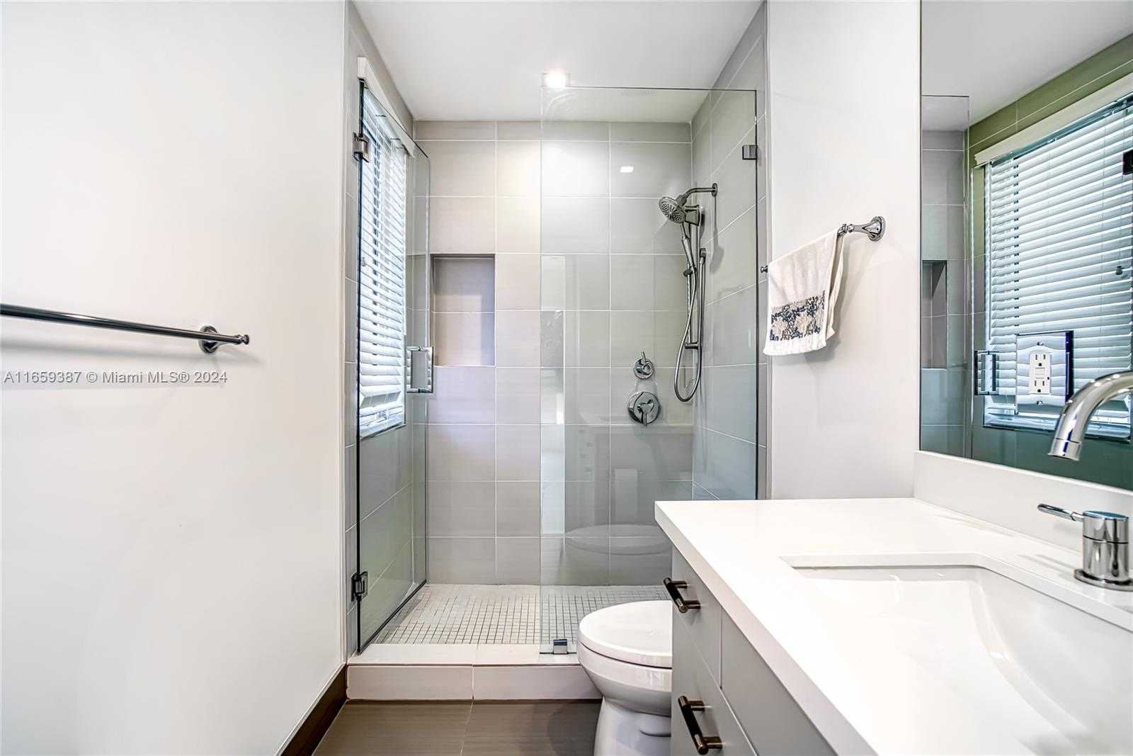 Small Image of 6100 #2N, Hollywood Number 91