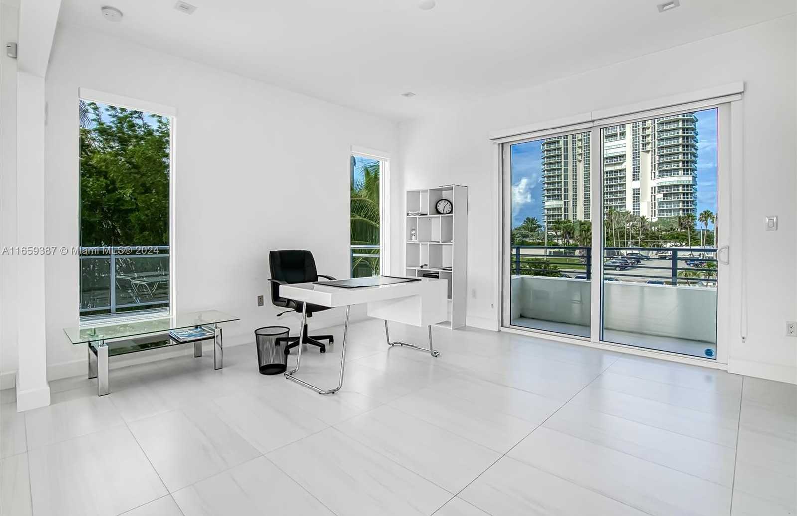 Small Image of 6100 #2N, Hollywood Number 92