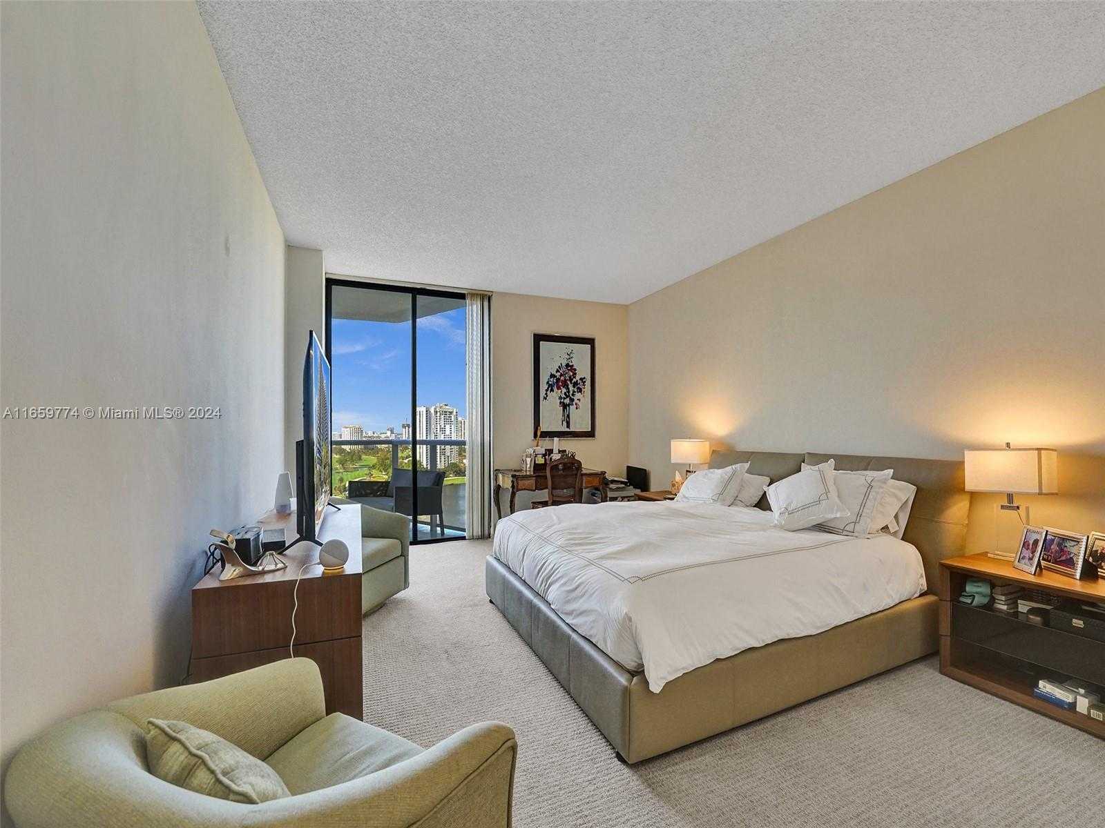 Small Image of 20281 E Country Club Dr, Aventura, FL 33180, USA Number 10
