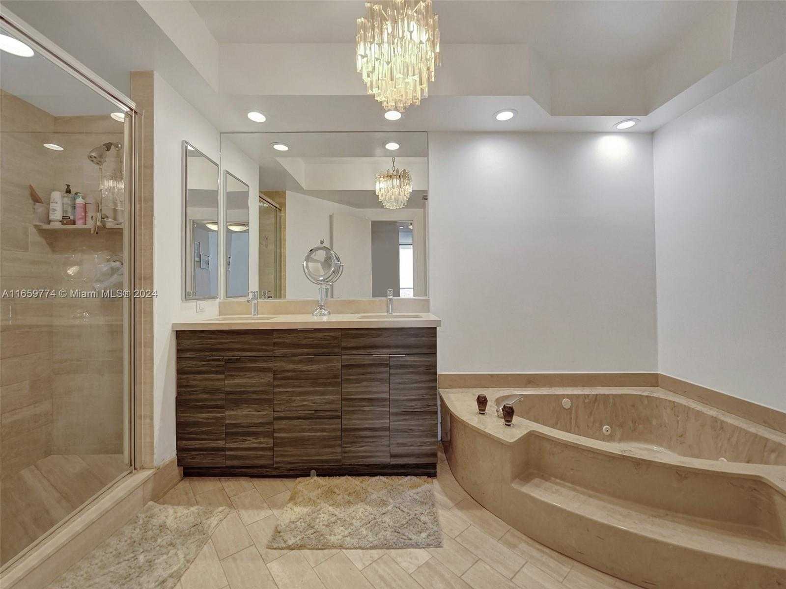 Small Image of 20281 E Country Club Dr, Aventura, FL 33180, USA Number 11