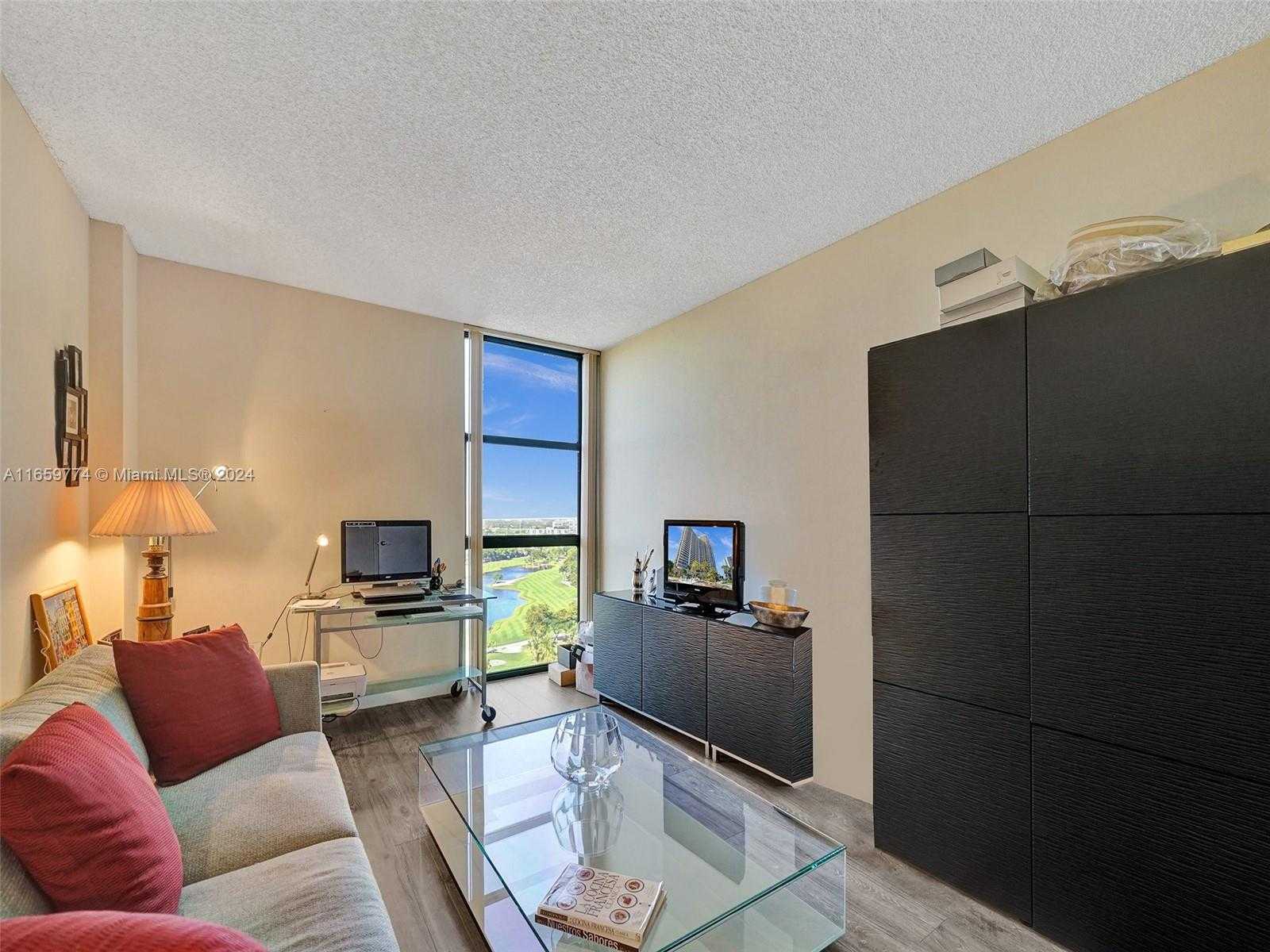 Small Image of 20281 E Country Club Dr, Aventura, FL 33180, USA Number 12