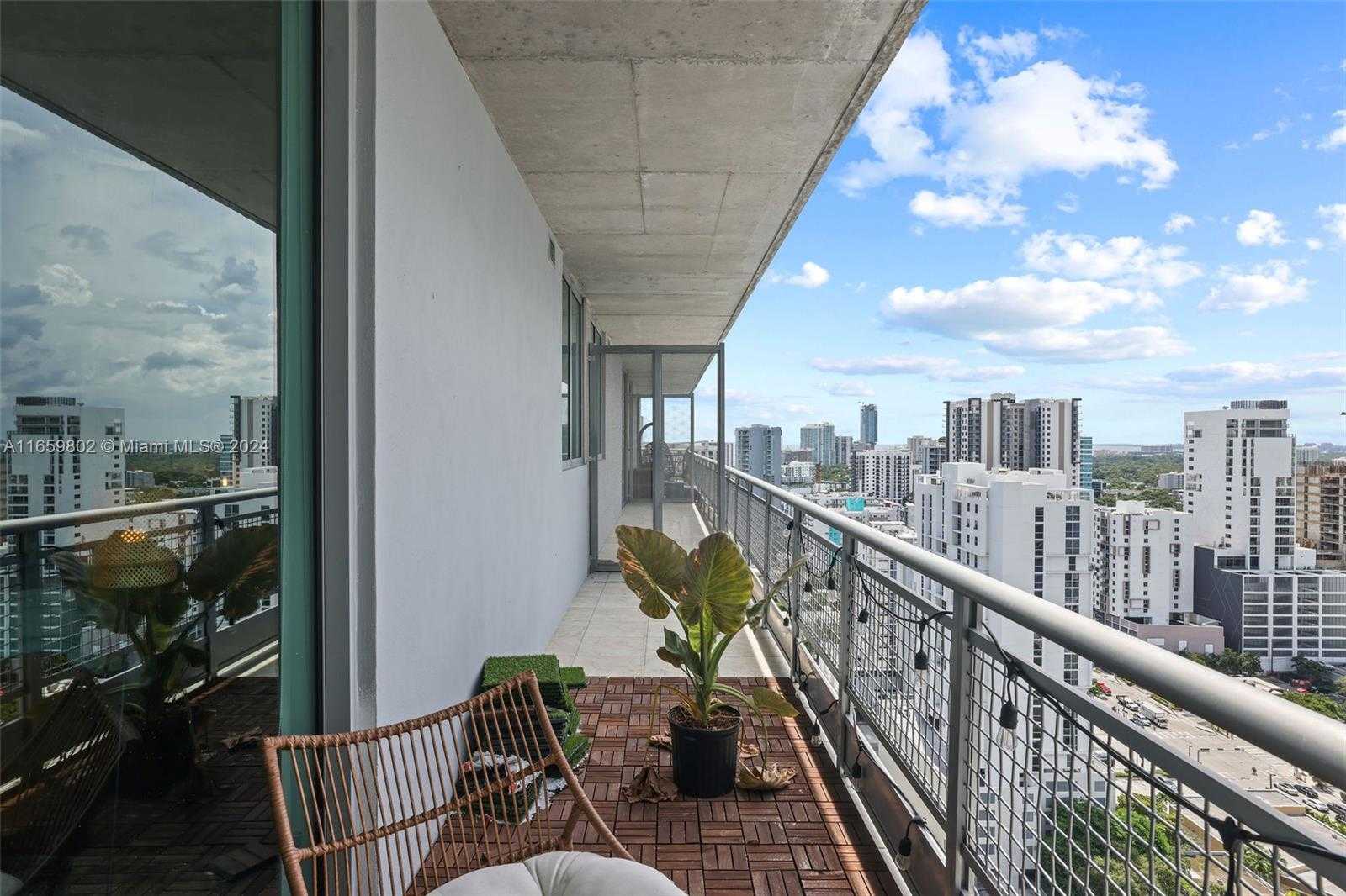 Small Image of 690 SOUTH WEST 1ST CT #2730, Miami Number 11