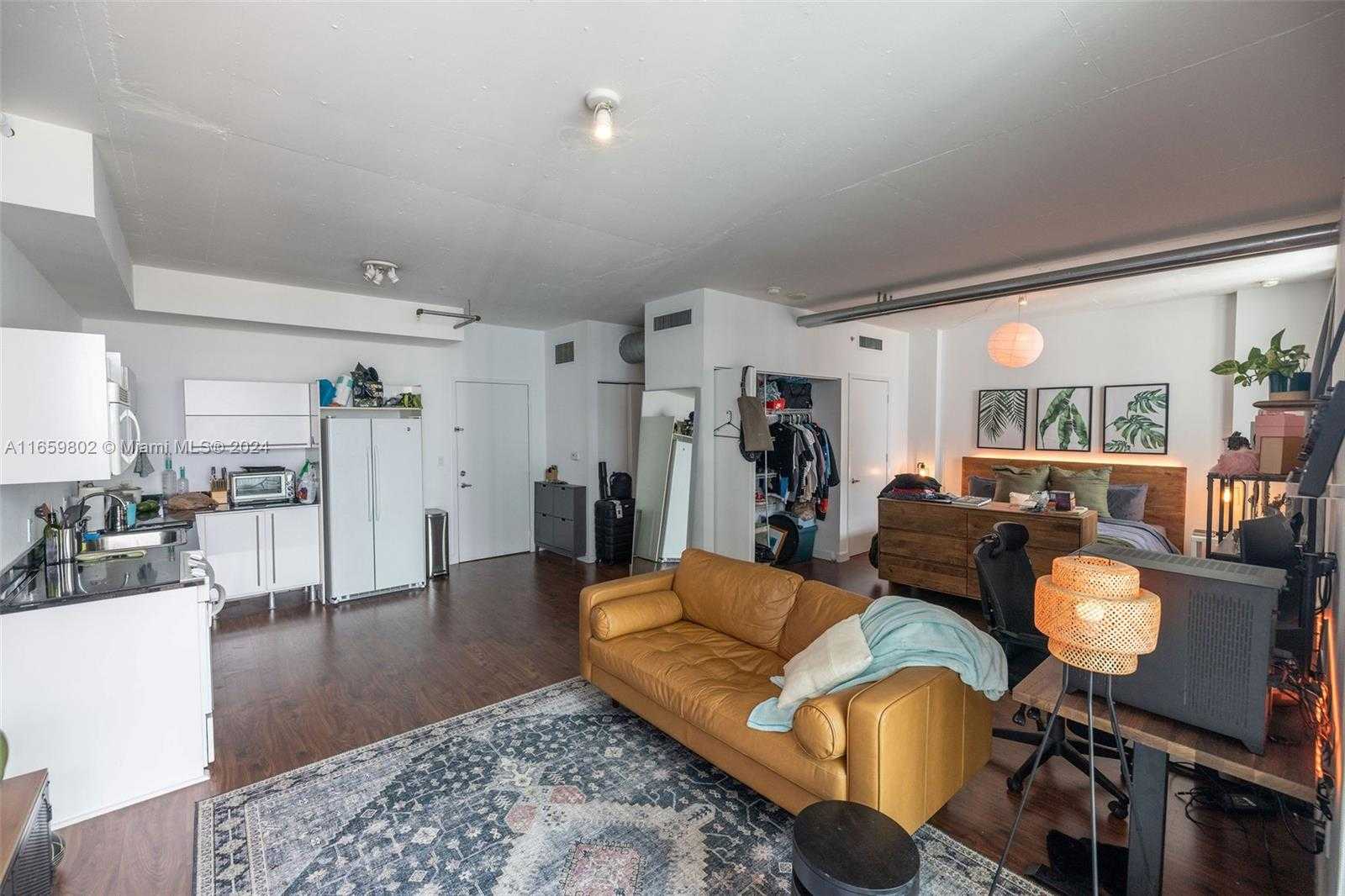 Small Image of 690 SOUTH WEST 1ST CT #2730, Miami Number 15