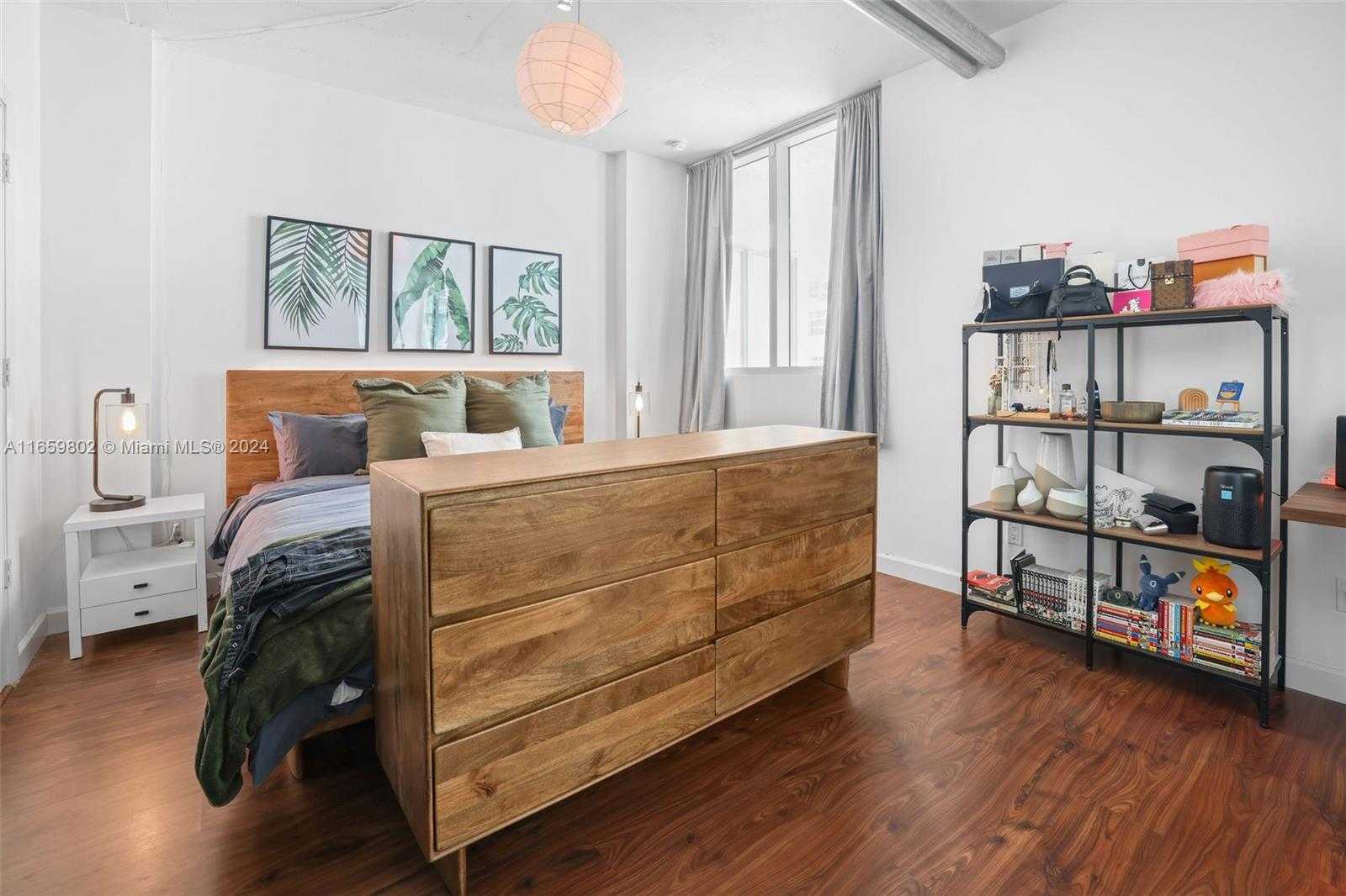 Small Image of 690 SOUTH WEST 1ST CT #2730, Miami Number 17