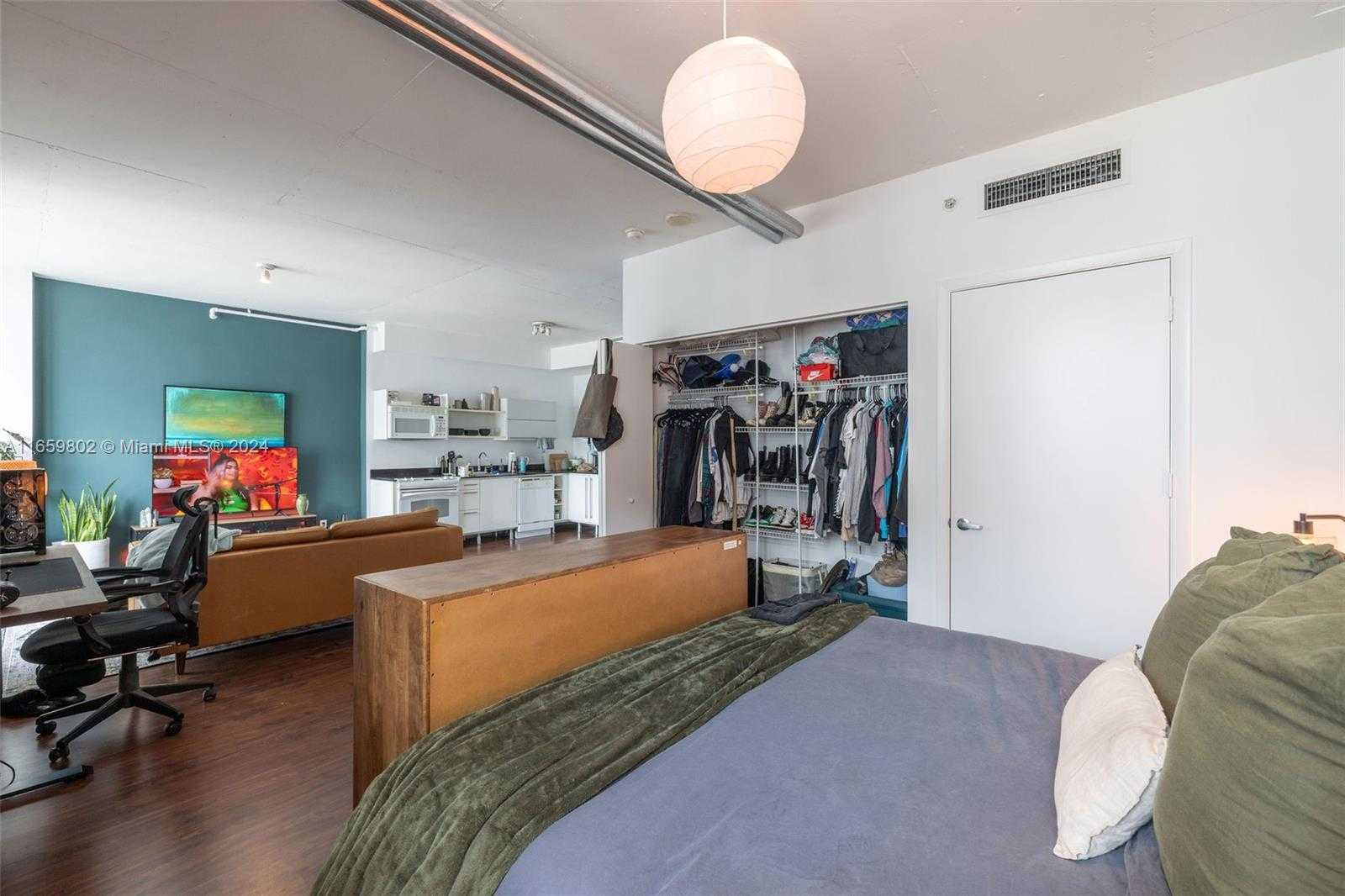 Small Image of 690 SOUTH WEST 1ST CT #2730, Miami Number 20