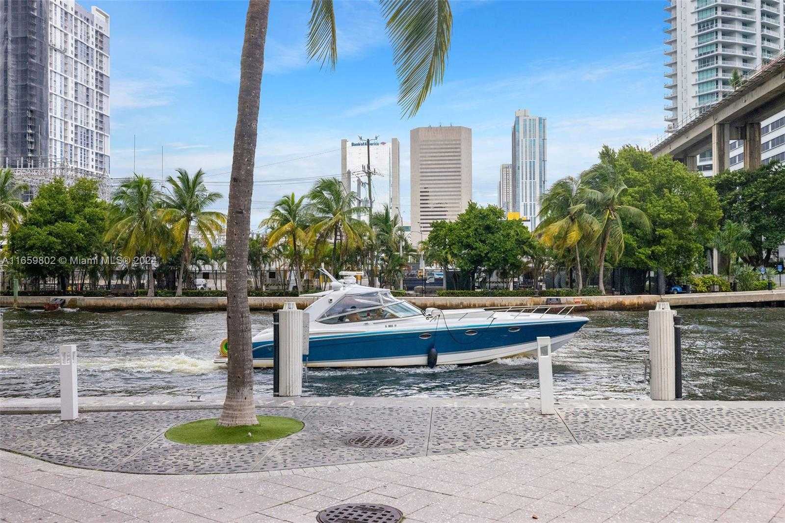 Small Image of 690 SOUTH WEST 1ST CT #2730, Miami Number 35