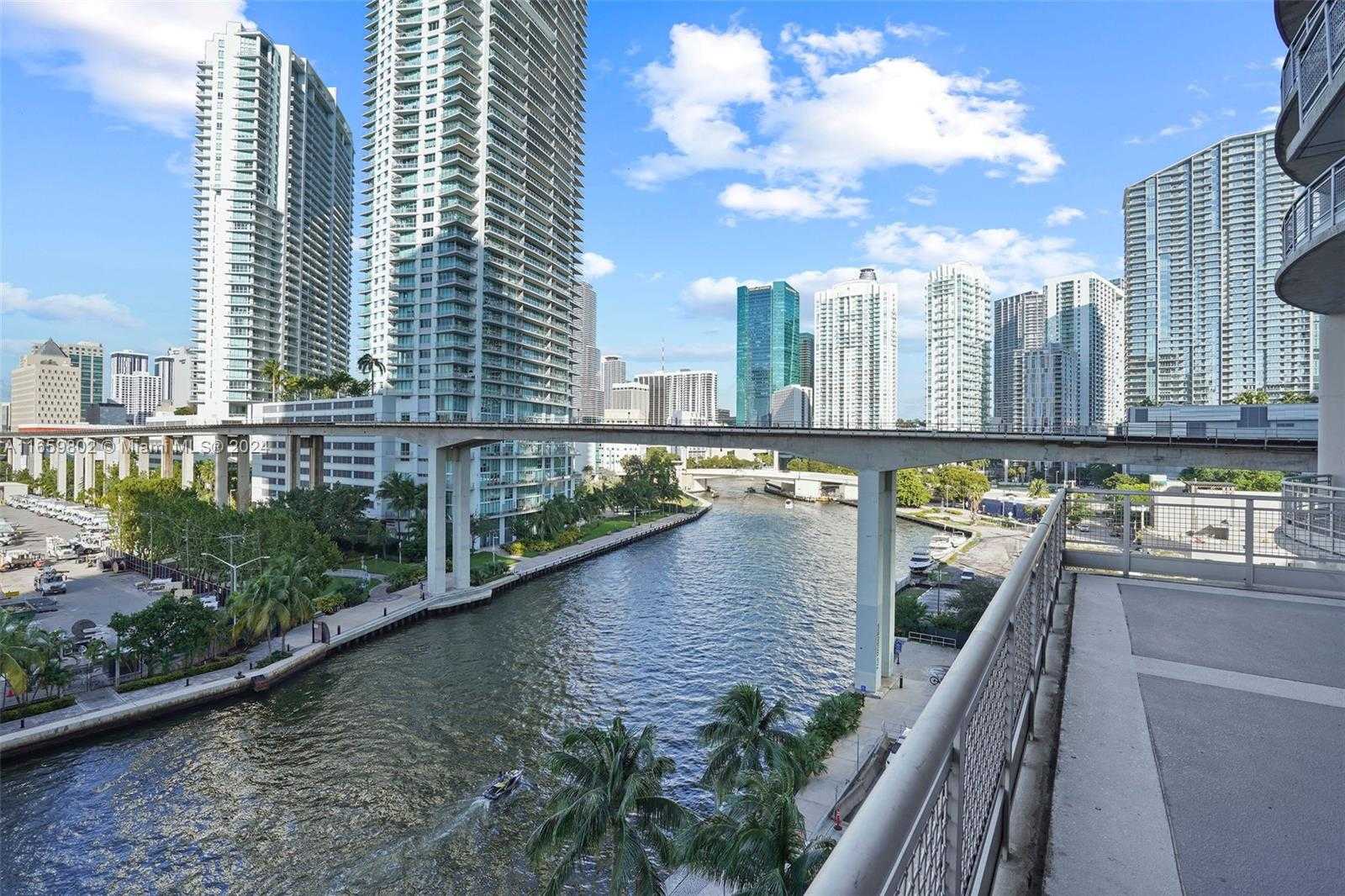 Small Image of 690 SOUTH WEST 1ST CT #2730, Miami Number 47