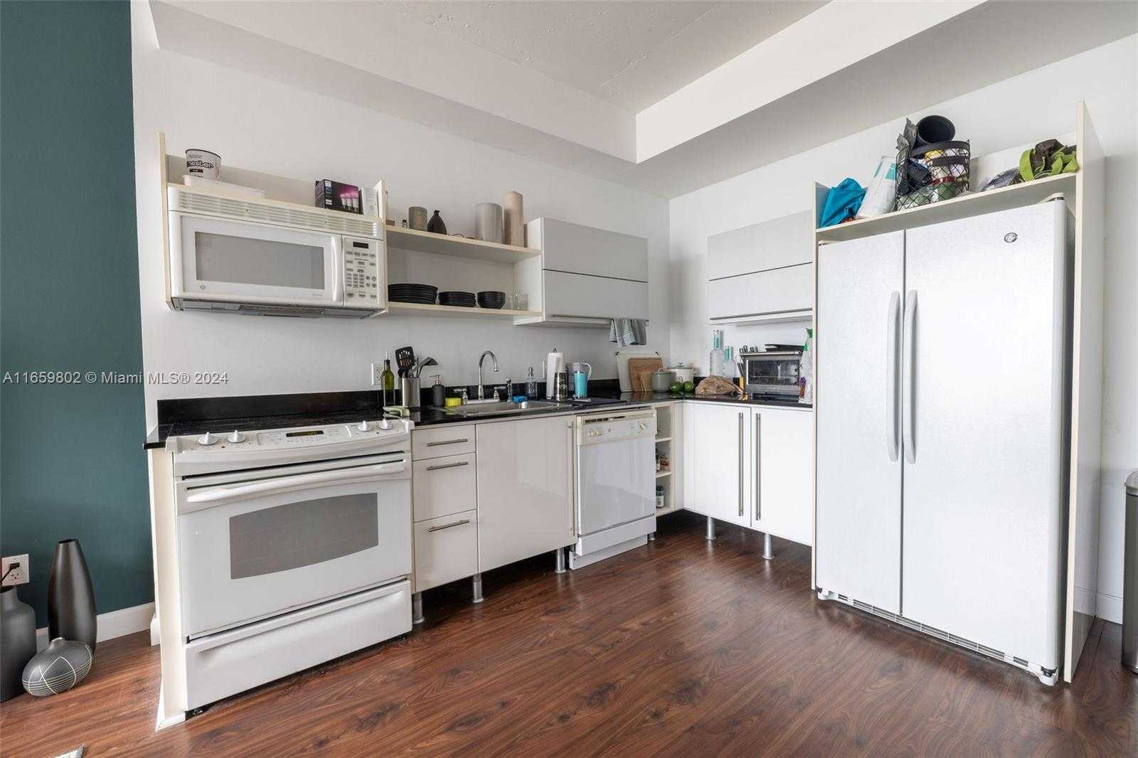 Small Image of 690 SOUTH WEST 1ST CT #2730, Miami Number 5