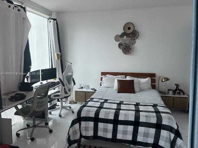 Small Image of 1040 BISCAYNE BLVD #2607, Miami Number 4