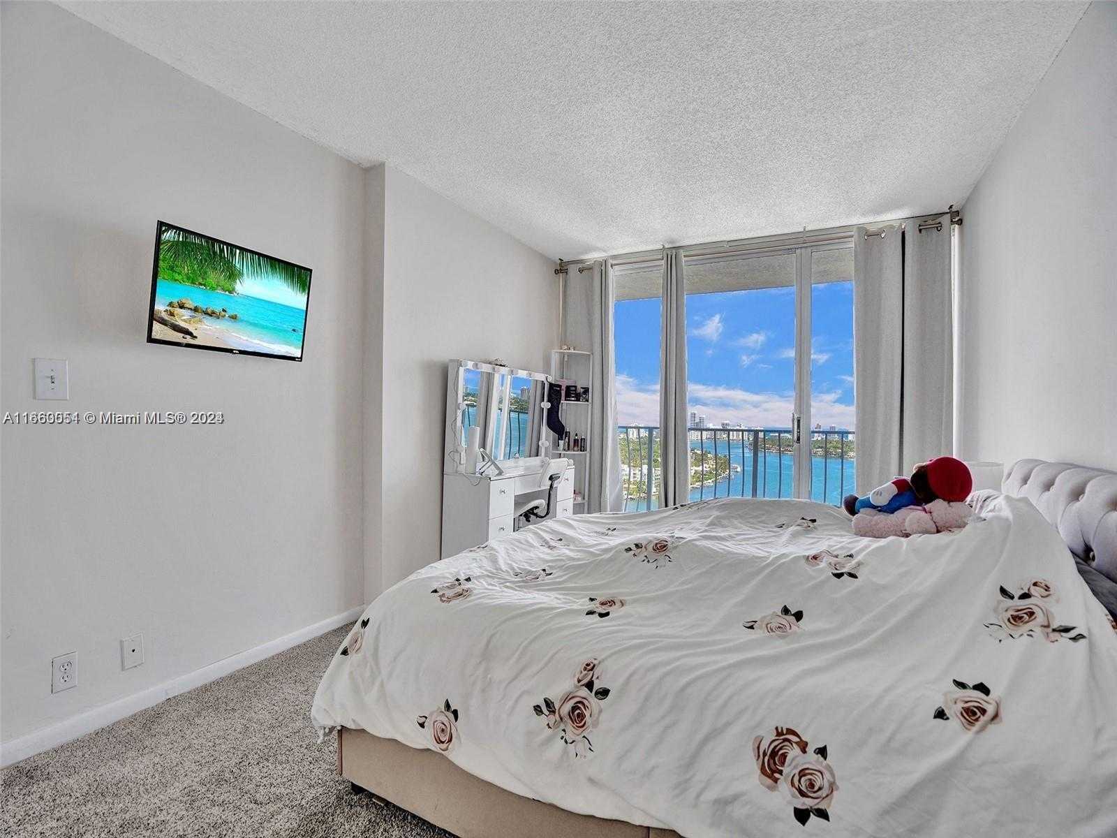 Small Image of 7601 EAST TREASURE DR #2418, North Bay Village Number 31