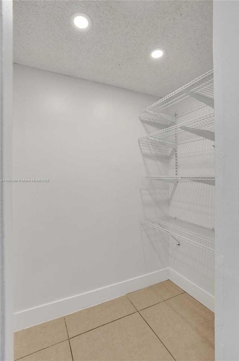 Small Image of 850 NORTH MIAMI AVE #W-1810, Miami Number 21