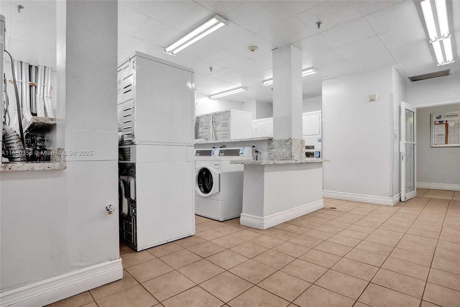 Small Image of 850 NORTH MIAMI AVE #W-1810, Miami Number 25