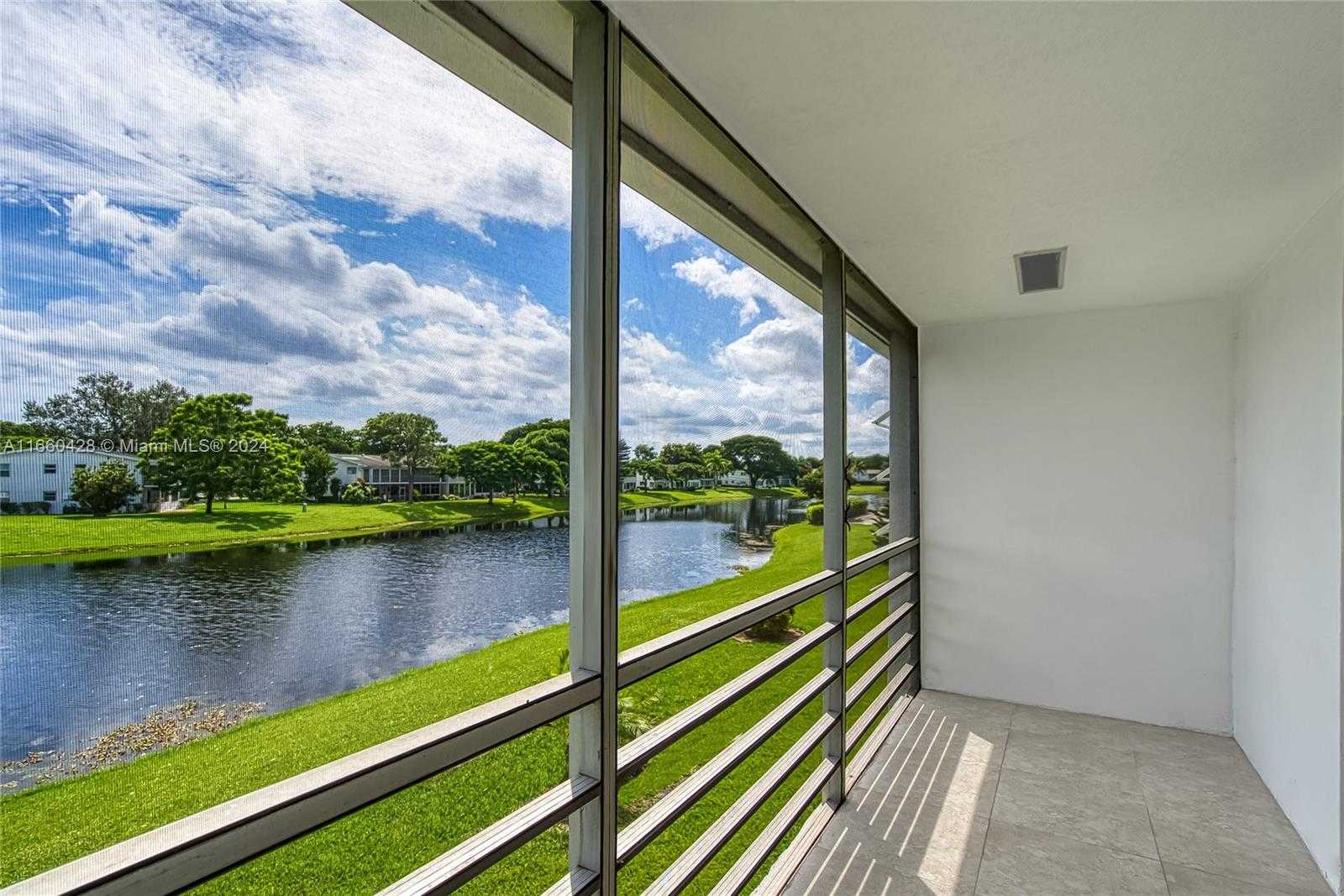 Small Image of 173 ELLESMERE C #173, Deerfield Beach Number 17