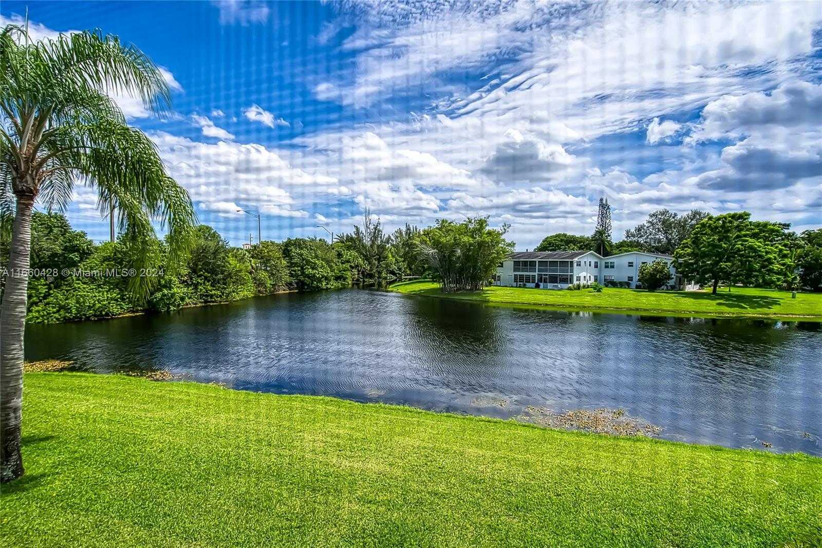 Small Image of 173 ELLESMERE C #173, Deerfield Beach Number 19