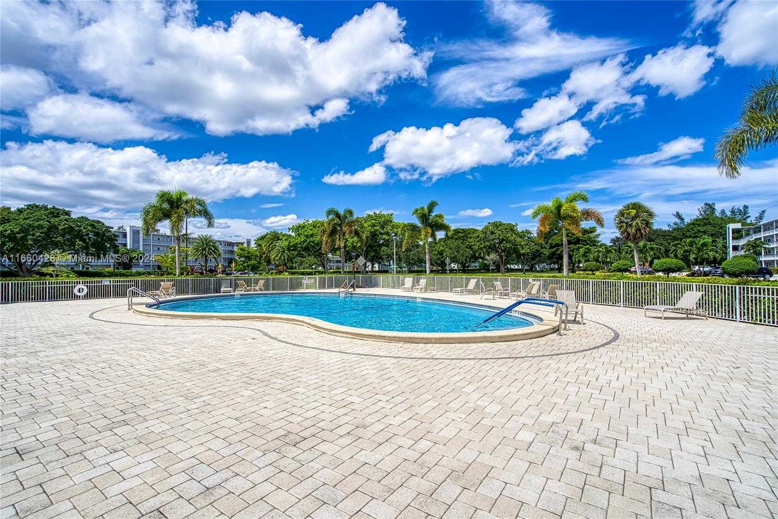 Small Image of 173 ELLESMERE C #173, Deerfield Beach Number 22