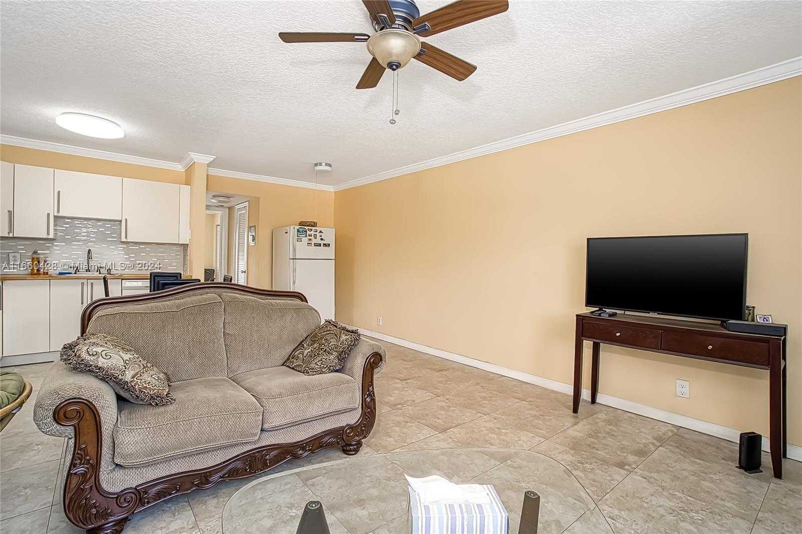 Small Image of 173 ELLESMERE C #173, Deerfield Beach Number 9