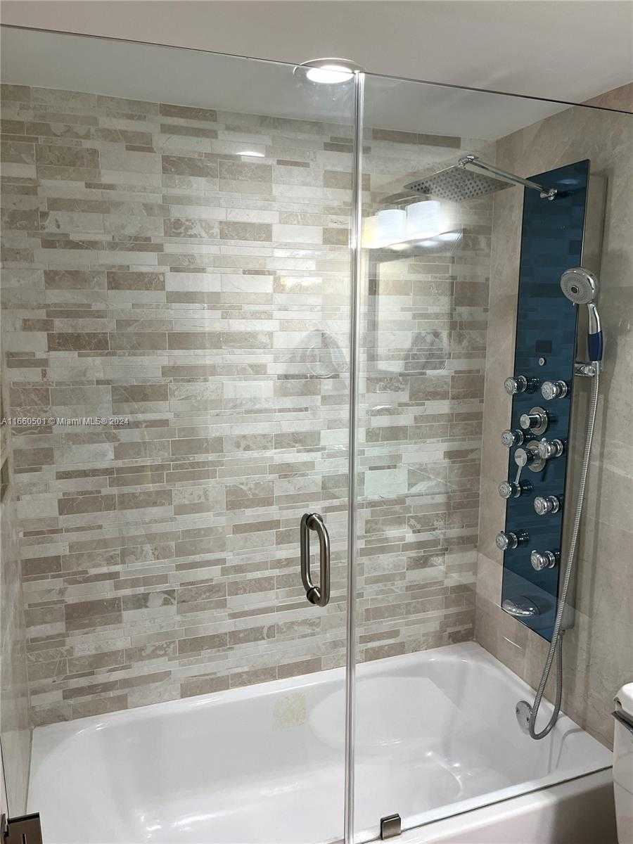 Small Image of 1623 COLLINS AVE #215, Miami Beach Number 12