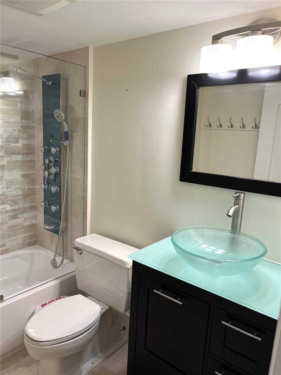 Small Image of 1623 COLLINS AVE #215, Miami Beach Number 13