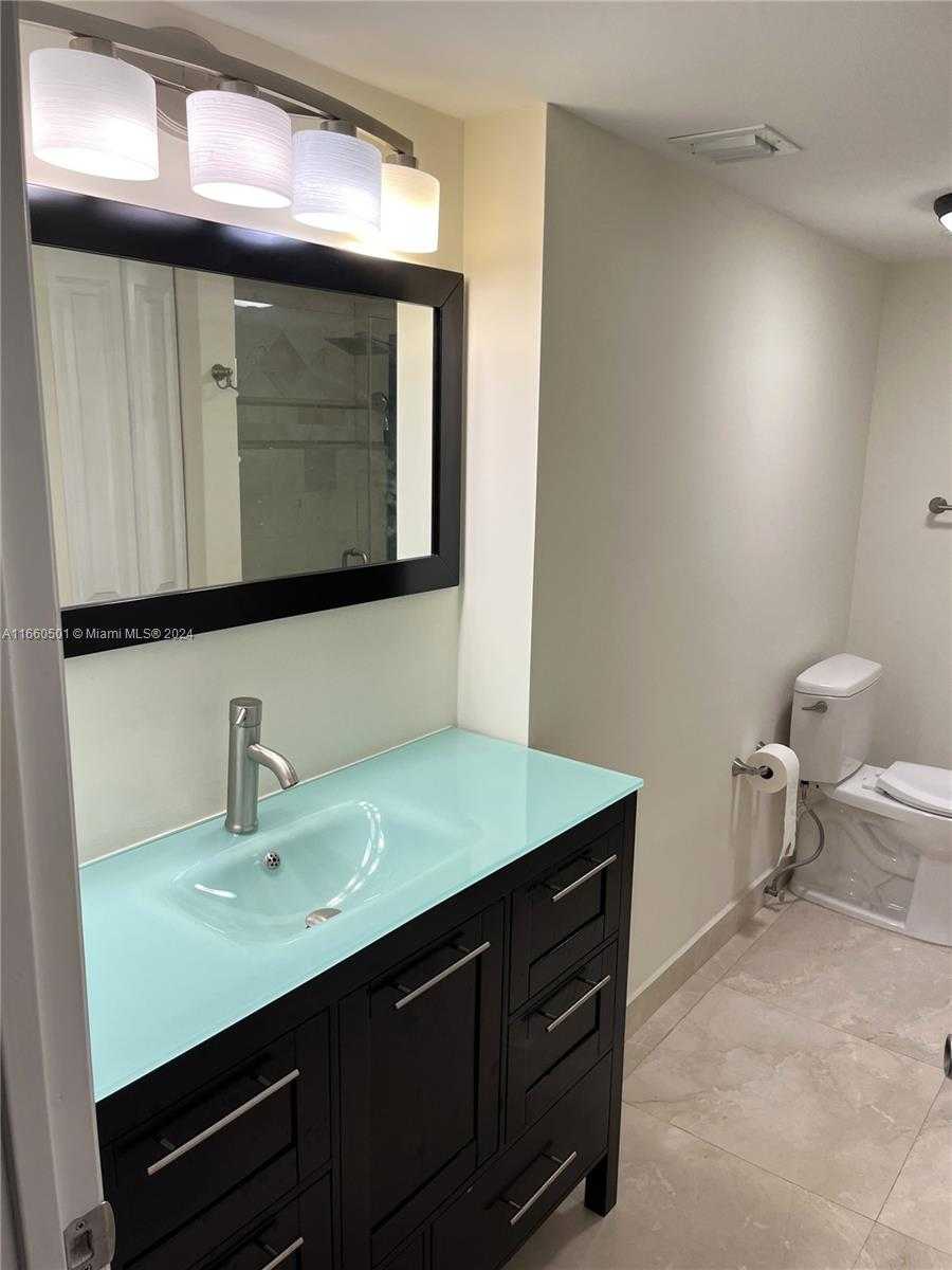 Small Image of 1623 COLLINS AVE #215, Miami Beach Number 9