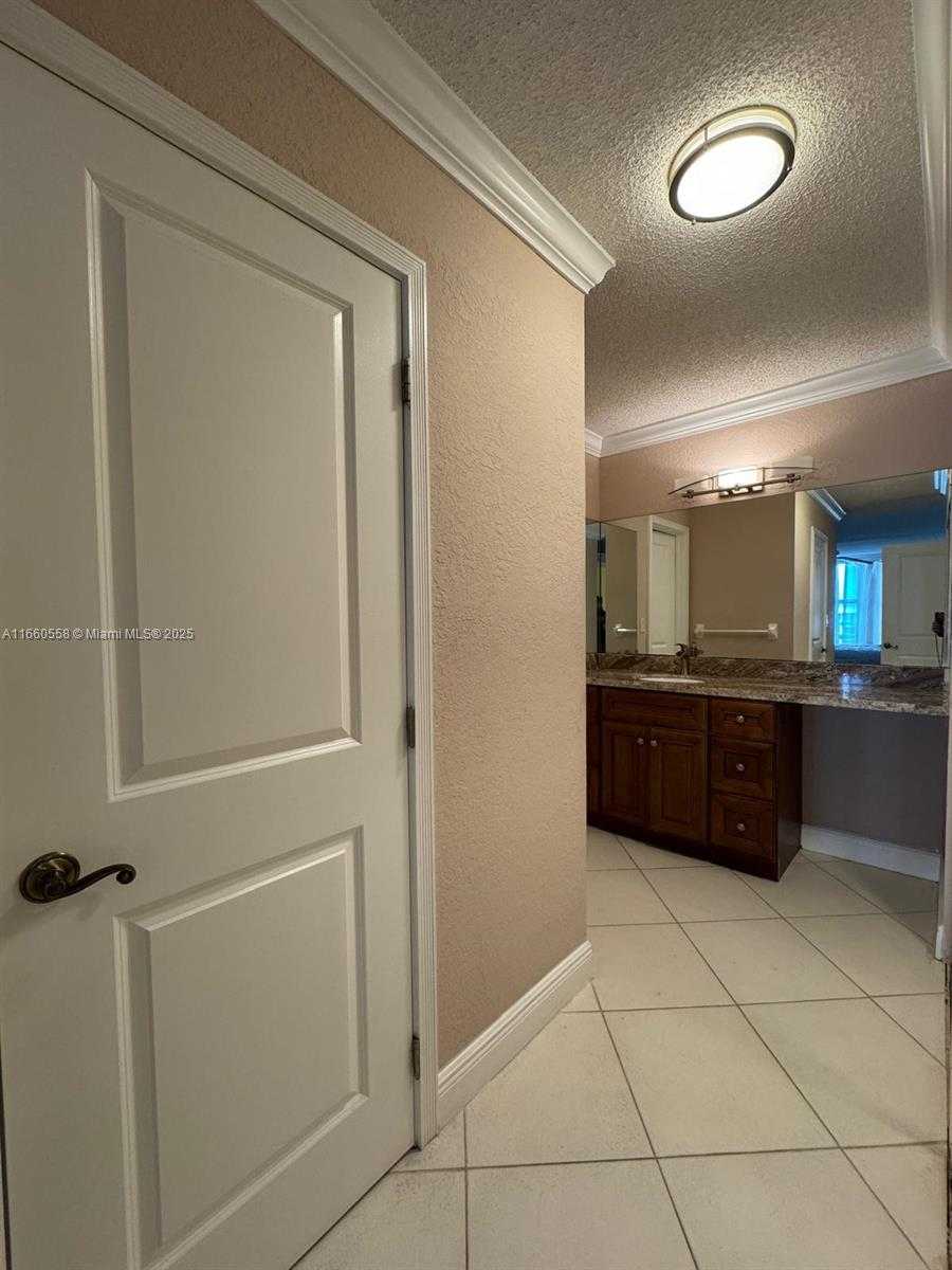 Small Image of 3800 SOUTH OCEAN DR #1620, Hollywood Number 30