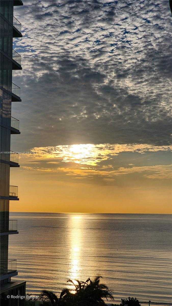 Small Image of 2030 #523, Hallandale Beach Number 30