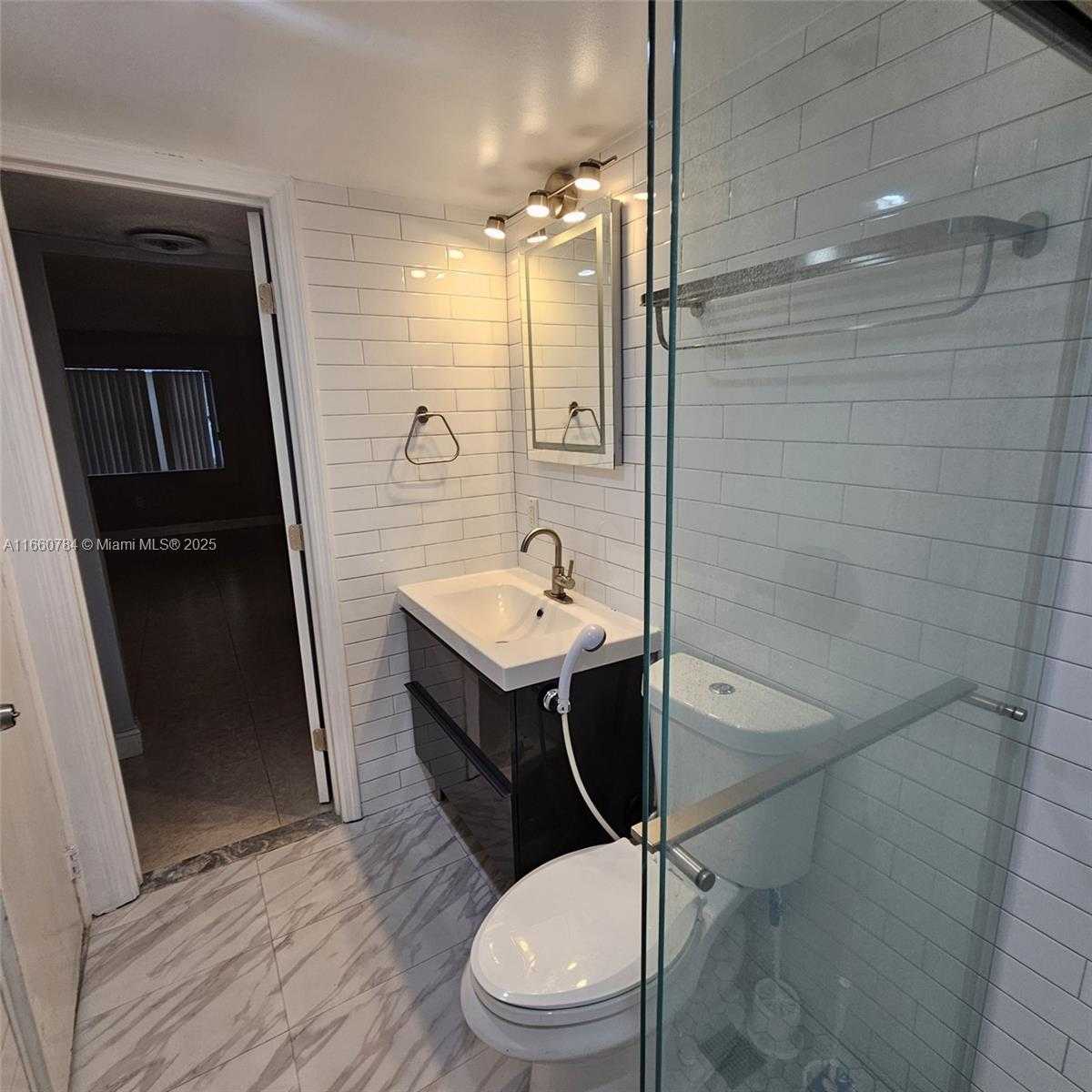 Small Image of 1182 WEST 37TH TER #11, Hialeah Number 3