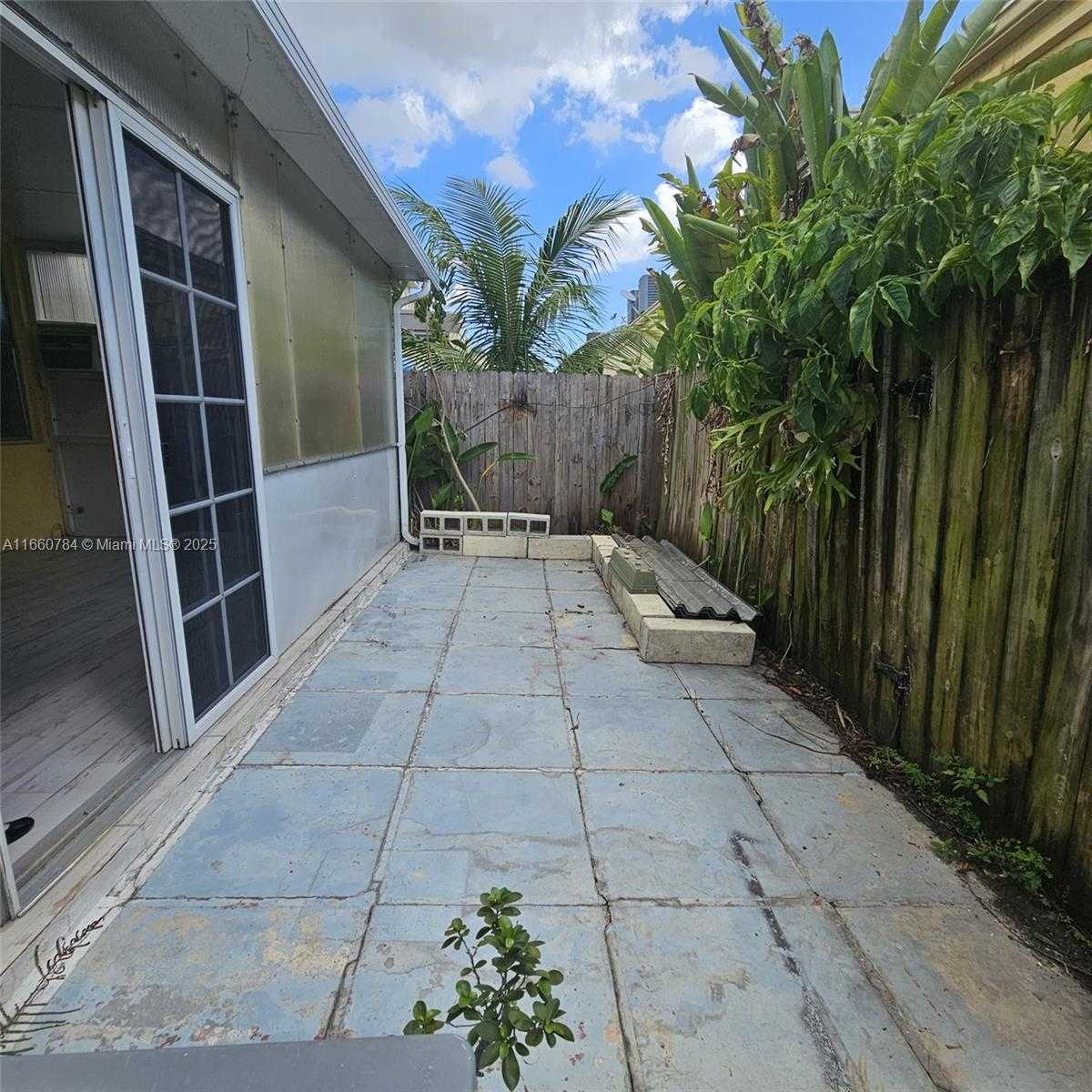 Small Image of 1182 WEST 37TH TER #11, Hialeah Number 38
