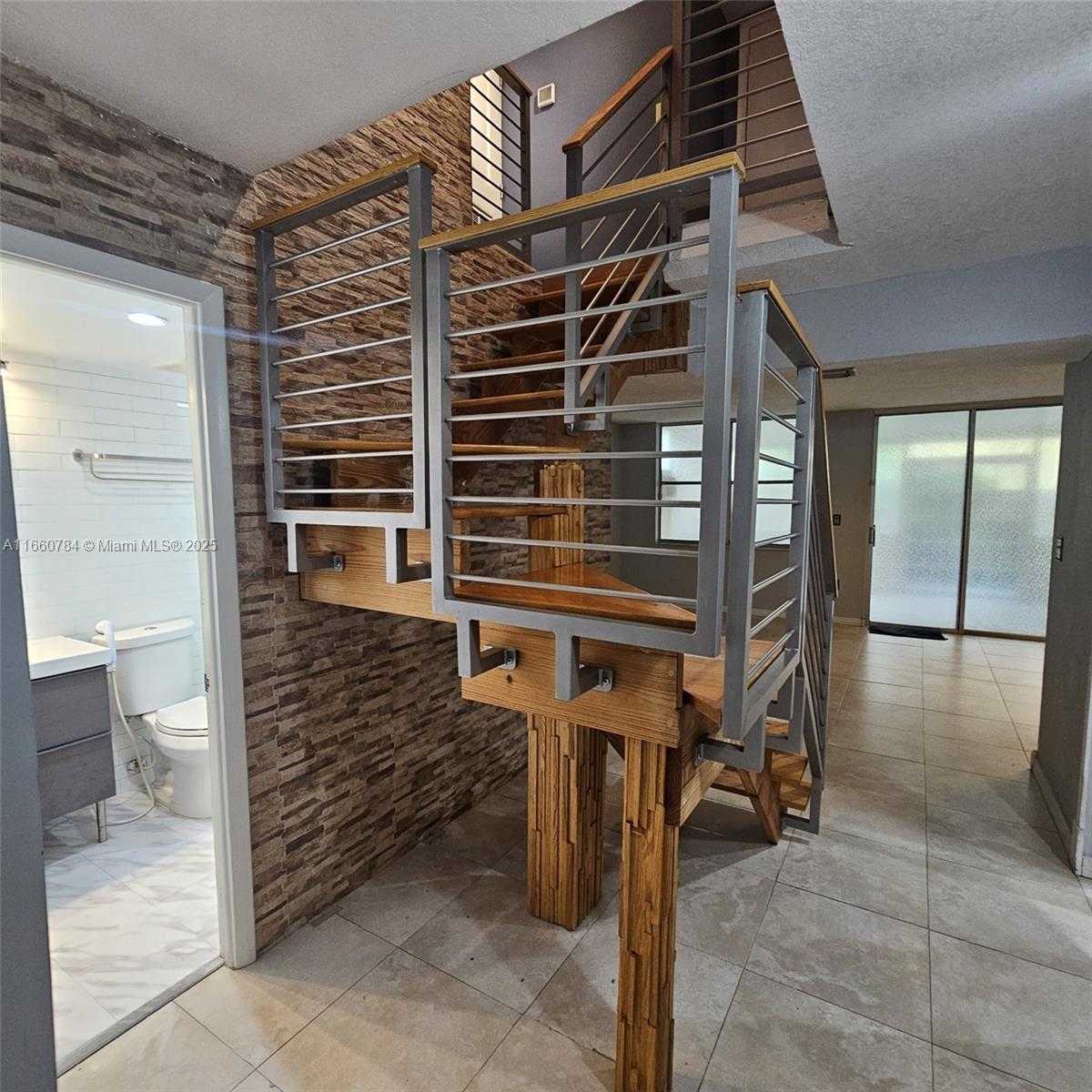 Small Image of 1182 WEST 37TH TER #11, Hialeah Number 7