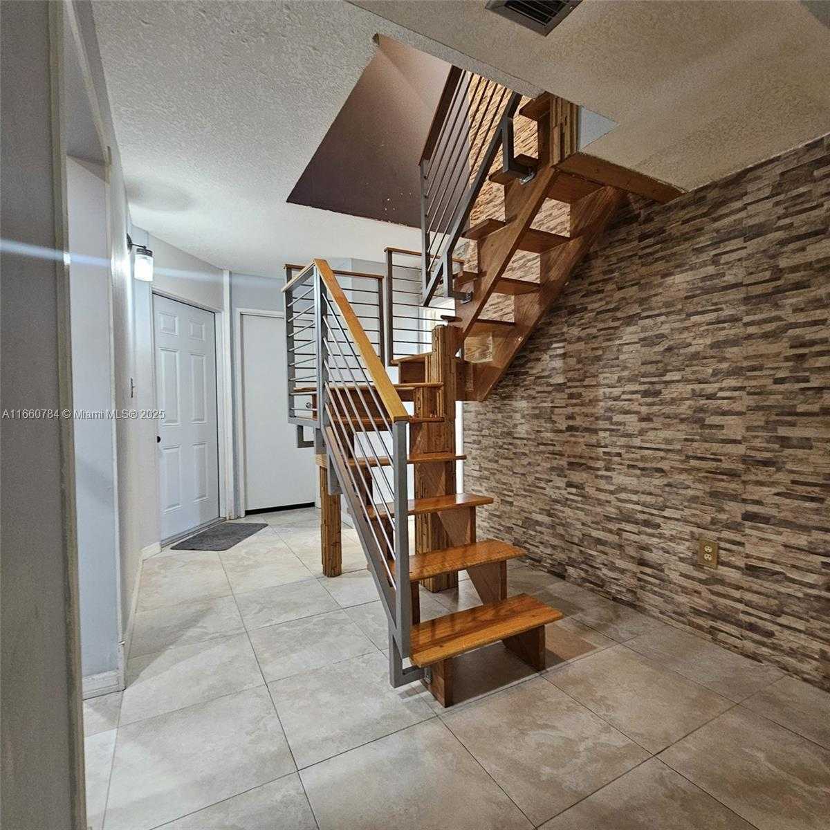 Small Image of 1182 WEST 37TH TER #11, Hialeah Number 8
