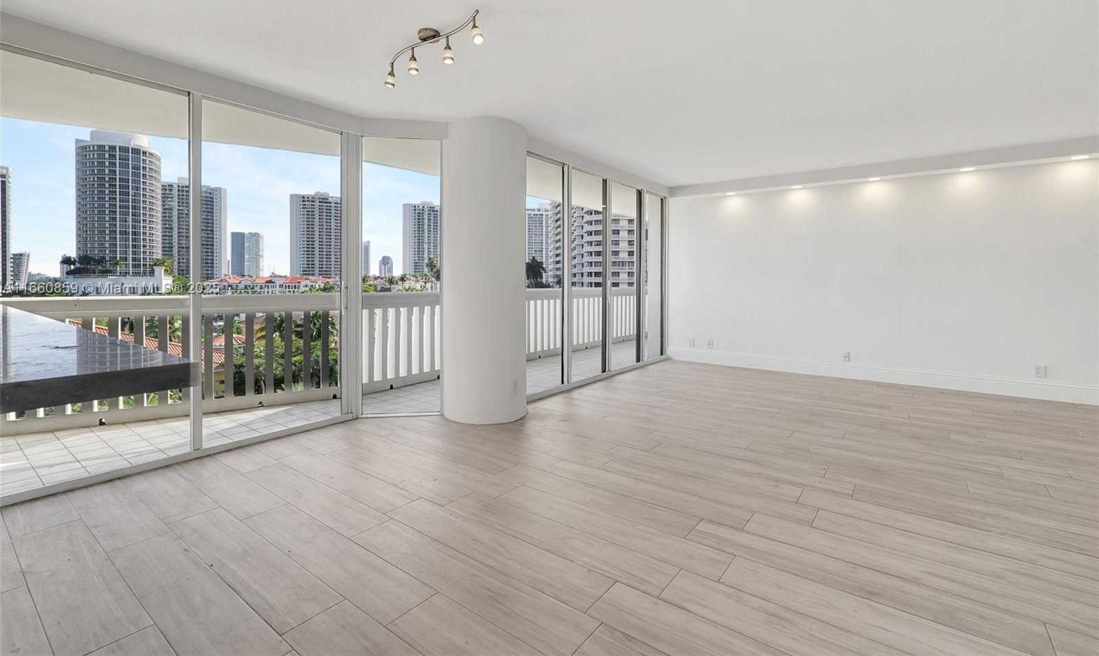 Small Image of 1000 ISLAND BLVD #707, Aventura Number 10
