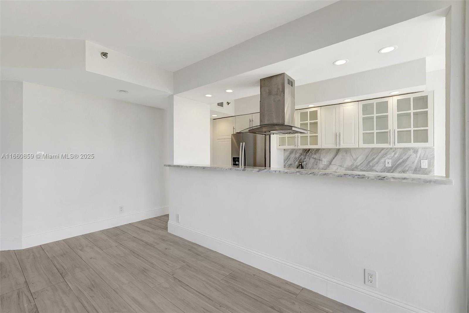 Small Image of 1000 ISLAND BLVD #707, Aventura Number 11