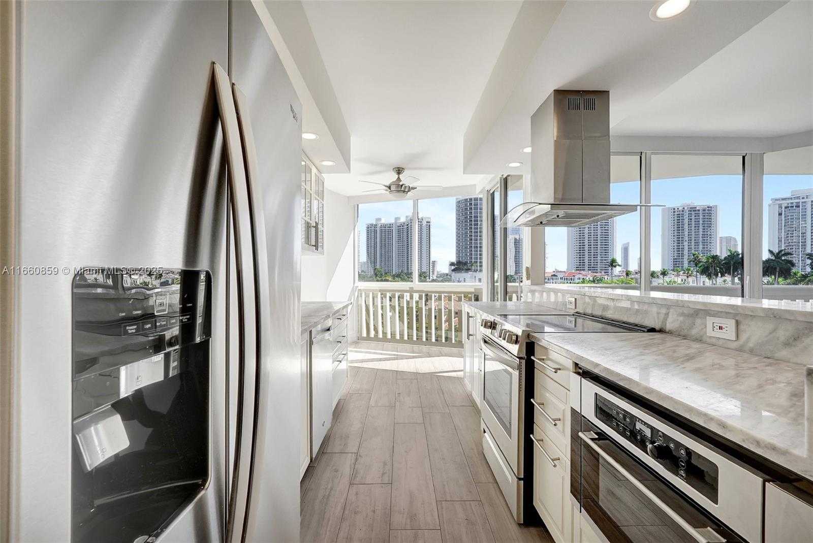 Small Image of 1000 ISLAND BLVD #707, Aventura Number 12