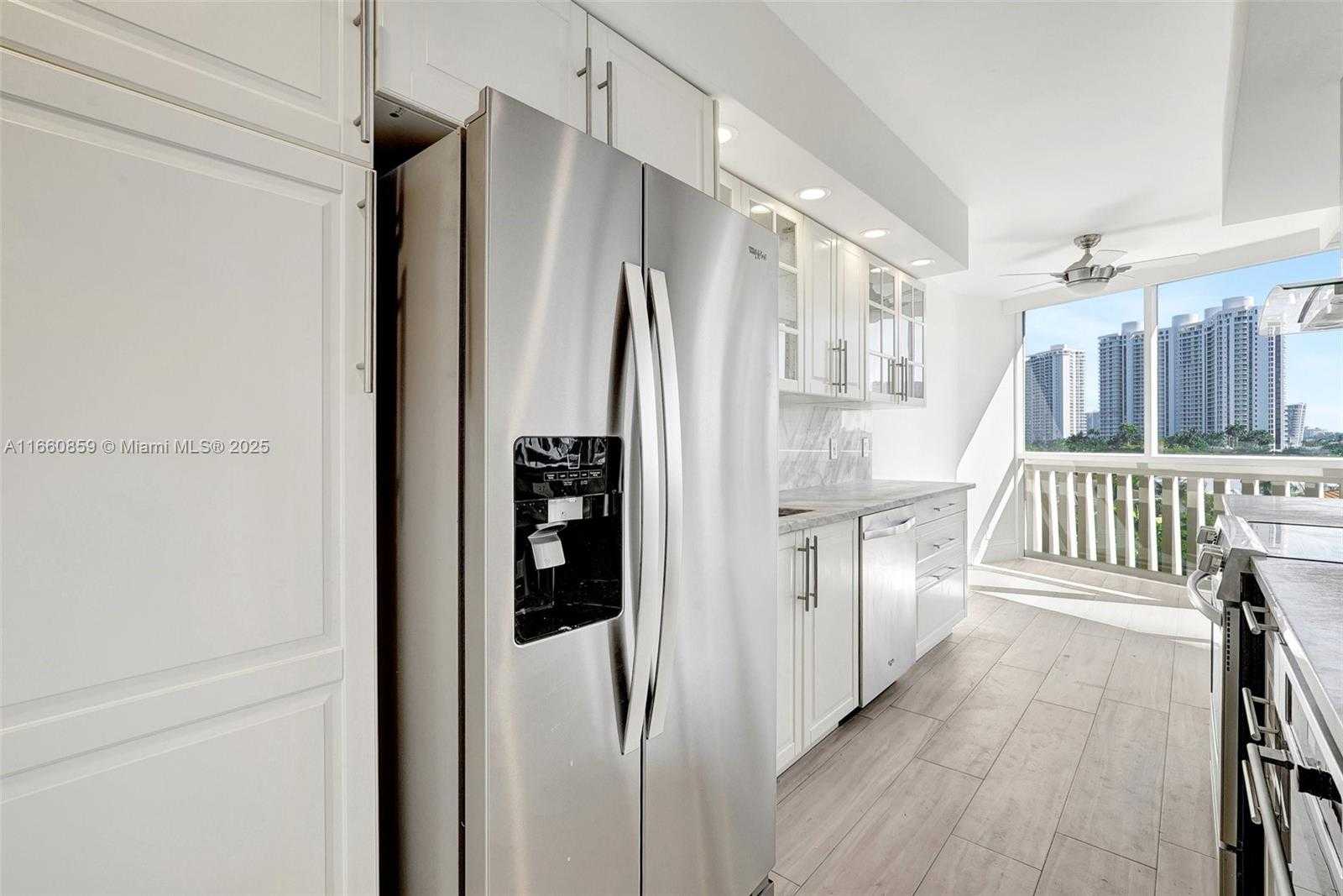 Small Image of 1000 ISLAND BLVD #707, Aventura Number 13