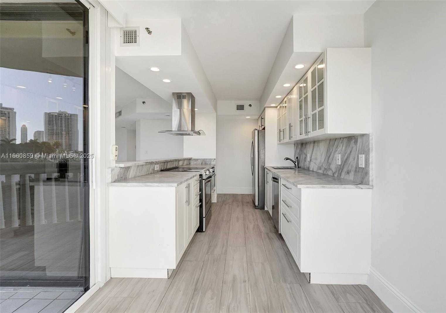 Small Image of 1000 ISLAND BLVD #707, Aventura Number 18