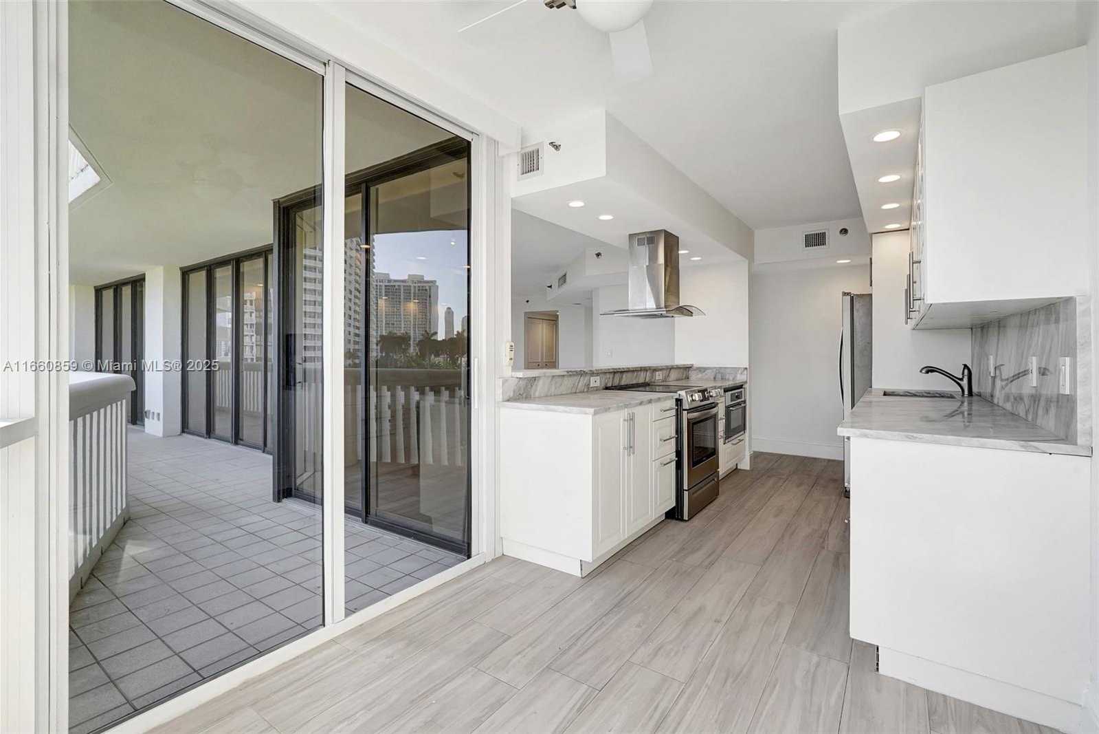Small Image of 1000 ISLAND BLVD #707, Aventura Number 19
