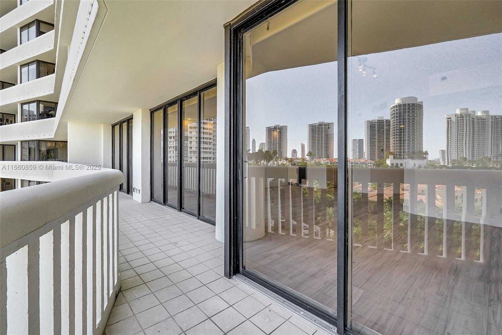 Small Image of 1000 ISLAND BLVD #707, Aventura Number 23