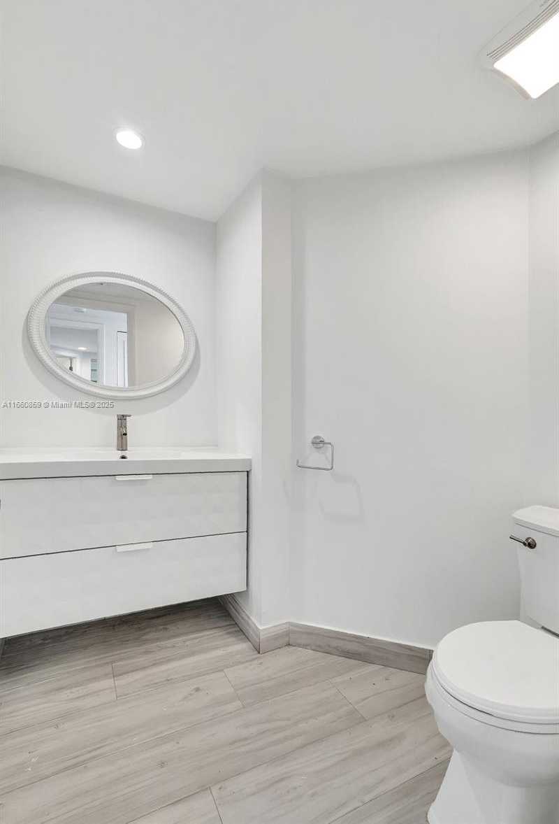 Small Image of 1000 ISLAND BLVD #707, Aventura Number 27
