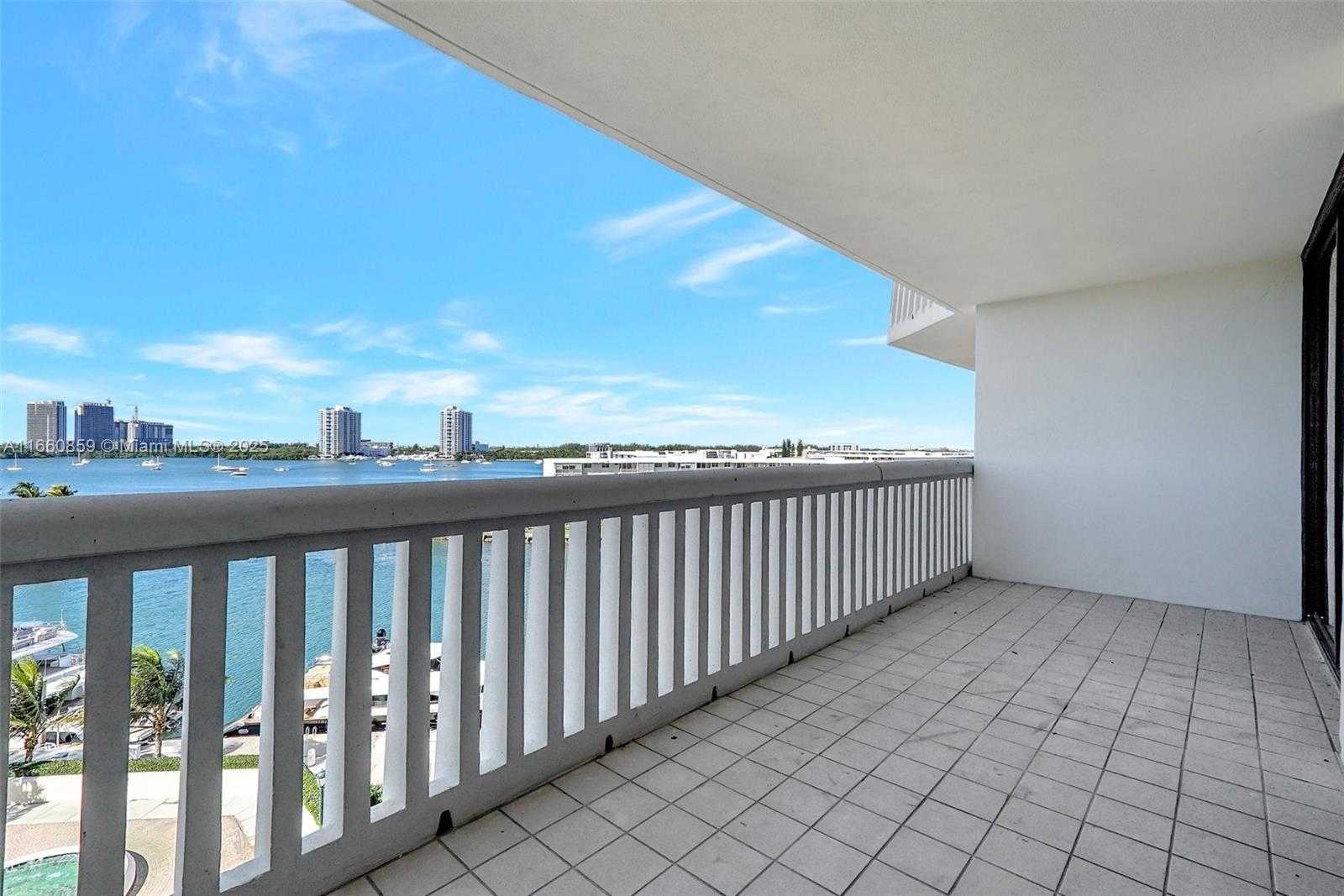 Small Image of 1000 ISLAND BLVD #707, Aventura Number 34