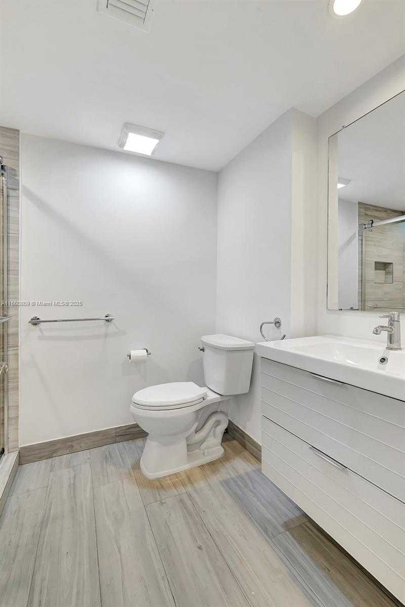 Small Image of 1000 ISLAND BLVD #707, Aventura Number 39